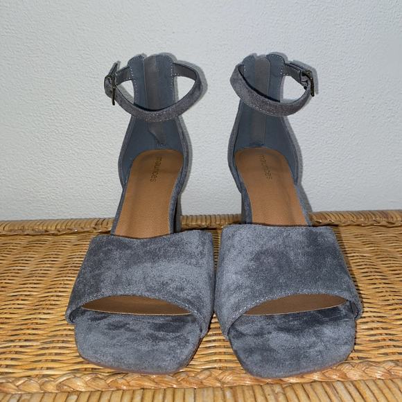 Maurice’s Tiffany Sculpted Faux Suede Heeled Sandals Back Zip Ankle Strap Sz 9 - Picture 2 of 9